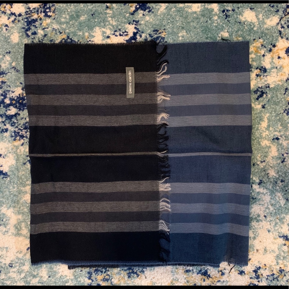 Pierre Cardin winter scarf